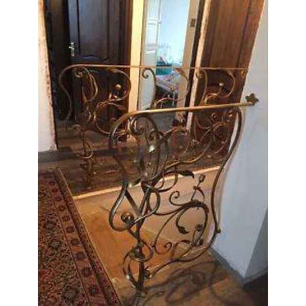RINGHIERA in FERRO BATTUTO Personalizzata . Cod. 004