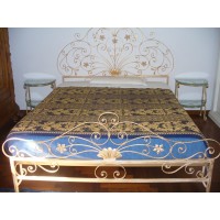 Bedside Table Wrought Iron.  Personalised Executions . 1251
