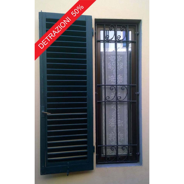 GRATA INFERRIATA in Ferro Battuto . Realizzazioni Personalizzate . Cod. 1352