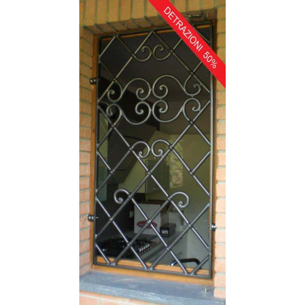 GRATA INFERRIATA in Ferro Battuto . Realizzazioni Personalizzate . Cod. 1354
