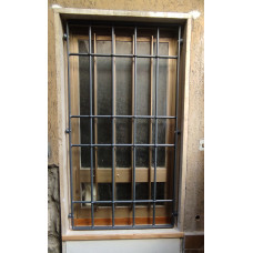 GRATA INFERRIATA in Ferro . Realizzazioni Personalizzate . Cod. 1371