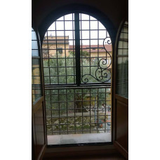 GRATA INFERRIATA in Ferro Battuto . Realizzazioni Personalizzate . Cod. 503