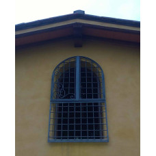 GRATA INFERRIATA in Ferro Battuto . Realizzazioni Personalizzate . Cod. 503