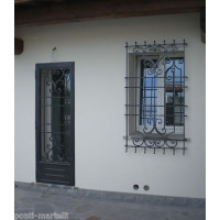 GRATA INFERRIATA in Ferro Battuto . Realizzazioni Personalizzate . Cod. 511