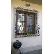 GRATA INFERRIATA in Ferro Battuto . Realizzazioni Personalizzate . Cod. 512
