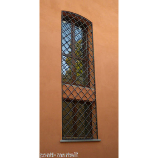 GRATA INFERRIATA in Ferro . Realizzazioni Personalizzate . Cod. 513
