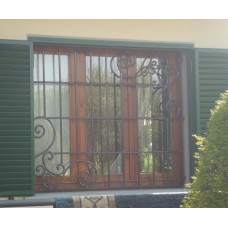 GRATA INFERRIATA in Ferro Battuto . Realizzazioni Personalizzate . Cod. 516