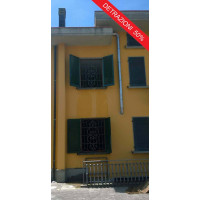 GRATA INFERRIATA in Ferro Battuto . Realizzazioni Personalizzate . Cod. 517