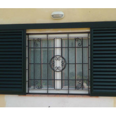 GRATA INFERRIATA in Ferro Battuto . Realizzazioni Personalizzate . Cod. 521