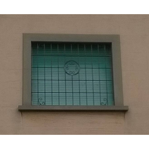 GRATA INFERRIATA in Ferro Battuto . Realizzazioni Personalizzate . Cod. 521