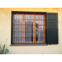 GRATA INFERRIATA in Ferro Battuto . Realizzazioni Personalizzate . Cod. 531