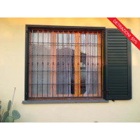 GRATA INFERRIATA in Ferro Battuto . Realizzazioni Personalizzate . Cod. 531