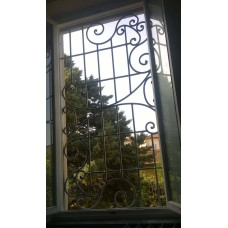 GRATA INFERRIATA in Ferro Battuto . Realizzazioni Personalizzate . Cod. 604