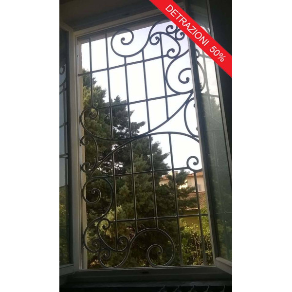 GRATA INFERRIATA in Ferro Battuto . Realizzazioni Personalizzate . Cod. 604
