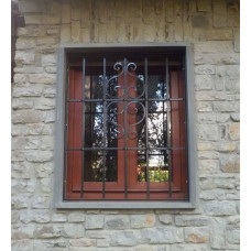GRATA INFERRIATA in Ferro Battuto . Realizzazioni Personalizzate . Cod. 612