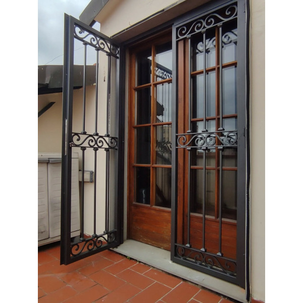 CANCELLO PORTONE in Ferro Battuto . Realizzazioni Personalizzate . Cod. 1387