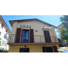CANCELLO PORTONE in Ferro Battuto . Realizzazioni Personalizzate . Cod. 557