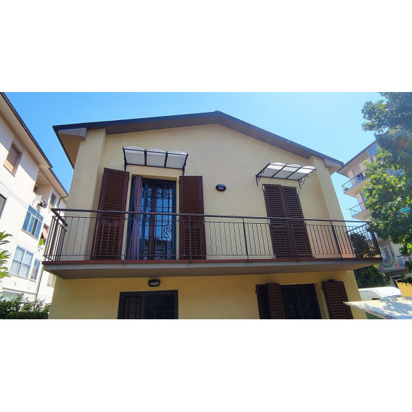 CANCELLO PORTONE in Ferro Battuto . Realizzazioni Personalizzate . Cod. 557