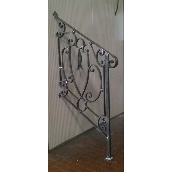 RINGHIERA in FERRO BATTUTO Personalizzata . Cod. 002