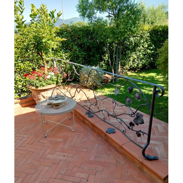 RINGHIERA in FERRO BATTUTO Personalizzata . Cod. 008