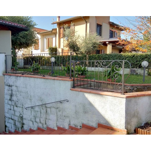 RINGHIERA Ferro Battuto . Realizzazioni Personalizzate . cod. 017 . Detrazioni fino al 50%