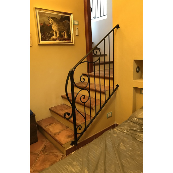 RINGHIERA in FERRO BATTUTO Personalizzata . Cod. 017