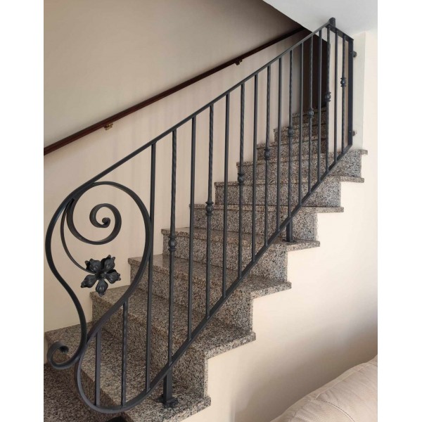 RINGHIERA Ferro Battuto . Realizzazioni Personalizzate . cod. 033 . Detrazioni fino al 50%.