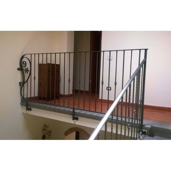 RINGHIERA in FERRO BATTUTO Personalizzata . Cod. 033