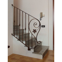 RINGHIERA in FERRO BATTUTO Personalizzata . Cod. 033 RINGHIERA in FERRO BATTUTO Personalizzata . Cod. 033