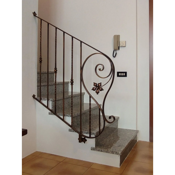 RINGHIERA in FERRO BATTUTO Personalizzata . Cod. 033