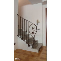 RINGHIERA in FERRO BATTUTO Personalizzata . Cod. 033 RINGHIERA in FERRO BATTUTO Personalizzata . Cod. 033