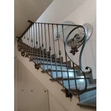 RINGHIERA in FERRO BATTUTO Personalizzata . Cod. 033