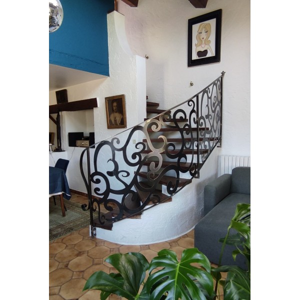 RINGHIERA in Ferro con disegno laser . Realizzazioni Personalizzate . cod. 1861 . Detrazioni fino al 50%.
