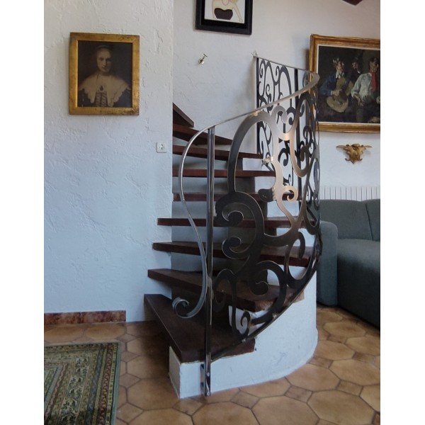 RINGHIERA in Ferro con disegno laser . Realizzazioni Personalizzate . cod. 1861 . Detrazioni fino al 50%.