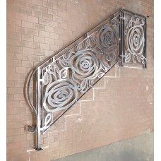 RINGHIERA in Ferro con disegno laser . Realizzazioni Personalizzate . cod. 1865 . Detrazioni fino al 50%.