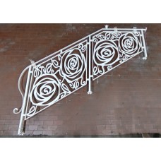 RINGHIERA in Ferro con disegno laser . Realizzazioni Personalizzate . cod. 1865 . Detrazioni fino al 50%.