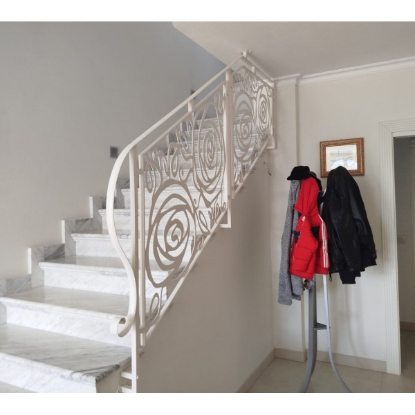 RINGHIERA in Ferro con disegno laser . Realizzazioni Personalizzate . cod. 1865 . Detrazioni fino al 50%.