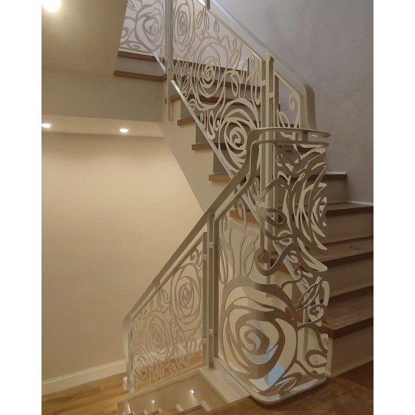 RINGHIERA in Ferro con disegno laser . Realizzazioni Personalizzate . cod. 1865 . Detrazioni fino al 50%.