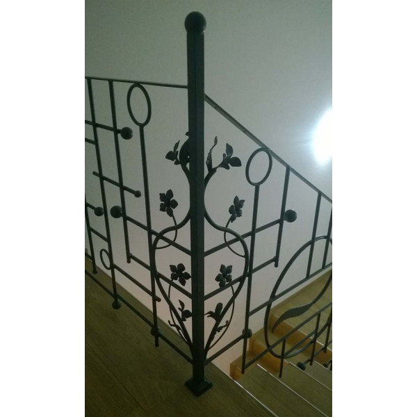 RINGHIERA in FERRO  Personalizzata . Cod. 918