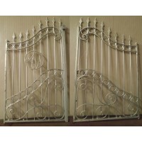 Wrought Iron Driveway Gate. Personalised Executions. 050