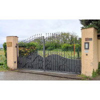CANCELLO CARRABILE in Ferro Battuto . Realizzazioni Personalizzate . Cod. 050