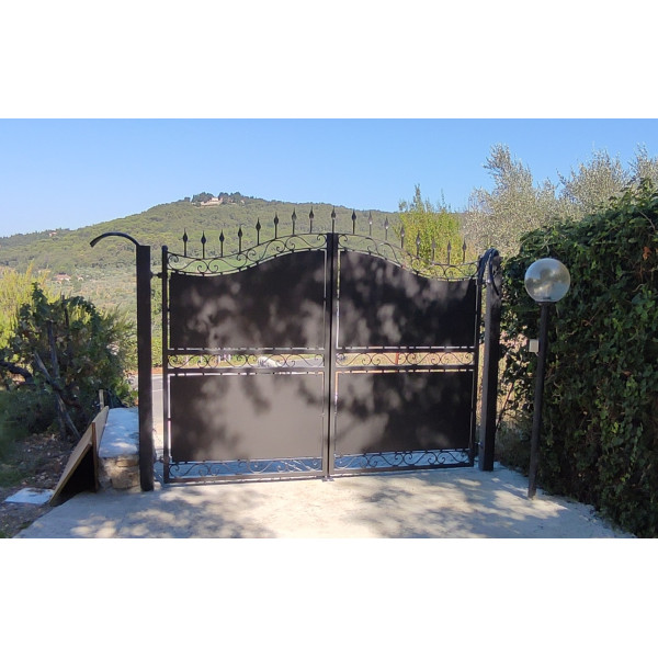 CANCELLO CARRABILE in Ferro Battuto . Realizzazioni Personalizzate . Cod. 053