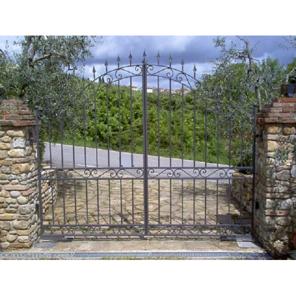 CANCELLO CARRABILE in Ferro Battuto . Realizzazioni Personalizzate . Cod. 053