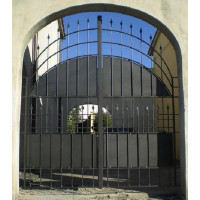 CANCELLO CARRABILE in Ferro Battuto . Realizzazioni Personalizzate . Cod. 060