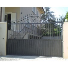 Wrought Iron Driveway Gate. Personalised Executions. 064
