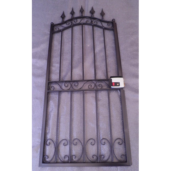 CANCELLO PEDONALE in Ferro Battuto . Realizzazioni Personalizzate . Cod. 066