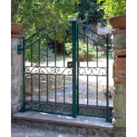 CANCELLO PEDONALE in Ferro Battuto . Realizzazioni Personalizzate . Cod. 070