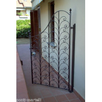 CANCELLO PEDONALE in Ferro Battuto . Realizzazioni Personalizzate . Cod. 076
