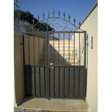CANCELLO PEDONALE in Ferro Battuto . Realizzazioni Personalizzate . Cod. 078