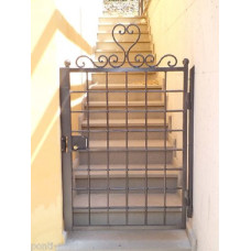 CANCELLO PEDONALE in Ferro Battuto . Realizzazioni Personalizzate . Cod. 081